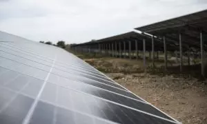 Placas solares de la planta automovilística de Stellantis en Figueruelas, Zaragoza.