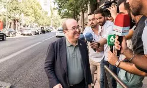 El ministro de Cultura y Deportes en funciones, Miquel Iceta, atiende a los medios tras una reunión del PSOE en Madrid, a 16 de agosto de 2023.