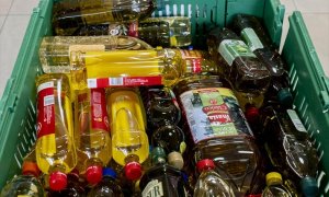 Botellas de aceite de oliva donados durante la 'Operación Kilo Primavera' organizada por la Federación Española de Banco de Alimentos