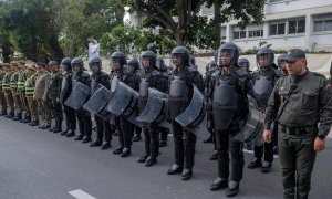 Fuerzas de seguridad de Marruecos se despliegan en Rabat ante las celebraciones de Año Nuevo.