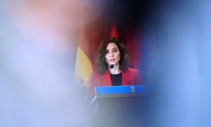La presidenta de la Comunidad de Madrid, Isabel Díaz Ayuso, interviene durante su visita al Ayuntamiento de Ordes, a 27 de octubre de 2022, en A Coruña.