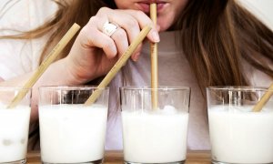 ¿Hacemos mal bebiendo leche?
