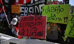 Imagen de archivo de una movilización en la que participó la organización HIJOS en contra de los recortes de Javier Milei