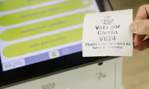 25/3/24 - Un ticket de turno de voto por correo en la oficina de