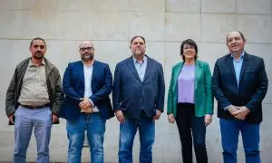 28/03/2024 - Mateu Mates (Ara Més), Rubén Cela (BNG), Oriol Junqueras i Diana Riba (ERC) i Pernando Barrena (EH Bildu) en la signatura de l'acord de coalició d'Ara Repúbliques.