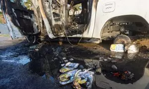 El vehículo en el que viajaban los trabajadores de World Central Kitchen asesinados por Israel en Gaza, a 2 de abril de 2024.