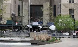 Vista del tribunal penal de Manhattan, donde un hombre se ha prendido fuego, a 19 de abril de 2024.