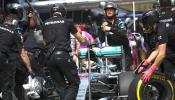 Hamilton inicia defensa del título desde la 'pole' y Sainz brilla en Australia