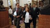 Sáenz de Santamaría emplaza al PSOE a que “se aplique el cuento” contra la corrupción