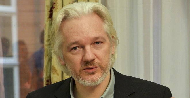 Assange denuncia que la CIA "ha perdido el control" del arsenal de armas cibernéticas