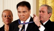 Obama rinde tributo a Muhammad Ali: "El mundo es mejor gracias a él"