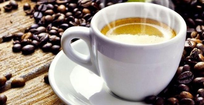 Tomar tres tazas de café disminuye el riesgo de muerte