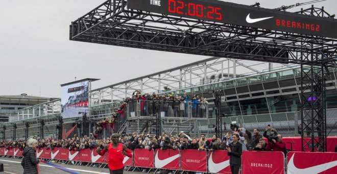 Kipchoge corre el maratón más rápido de la historia, pero no logra bajar de las 2 horas