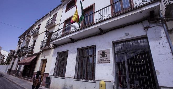 Una mujer de Málaga huye para no entregar a sus hijas al padre, denunciado por violencia de género