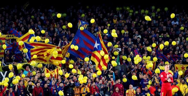 La UEFA abre un expediente al Barça por los globos independentistas en el Camp Nou
