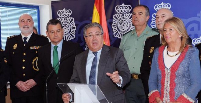 Zoido atribuye la agresión a Guardias Civiles en Algeciras a la "violencia callejera"