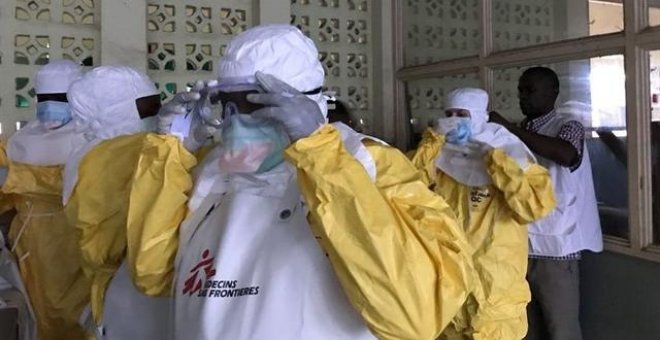 Una posible broma activa la alerta por ébola en Palma al hallar un bote clínico con el nombre del virus