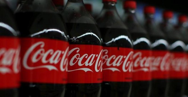 Coca-Cola analiza su entrada en el mercado de las infusiones de marihuana