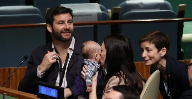 La primera ministra de Nueva Zelanda lleva a su hija de tres meses a la Asamblea de la ONU
