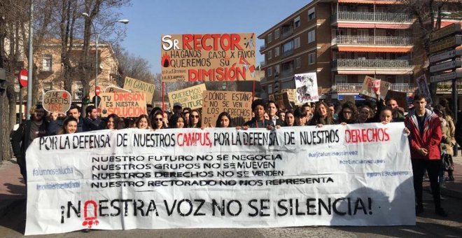 Los estudiantes de la Rey Juan Carlos se alzan contra la reubicación de titulaciones