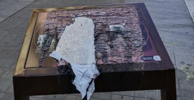Las últimas víctimas de la tortura de la comisaría de Via Laietana: "Los ataques a la placa memorial continuarán"