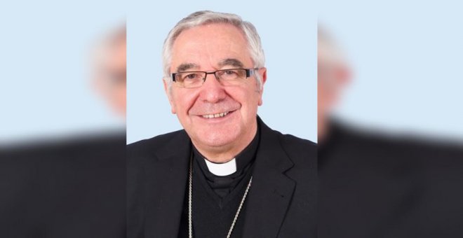 El Obispo de Santander aprovecha las misas del domingo para dar lecciones sobre el voto