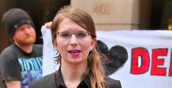 Chelsea Manning vuelve a prisión por desacato al negarse a testificar sobre Wikileaks