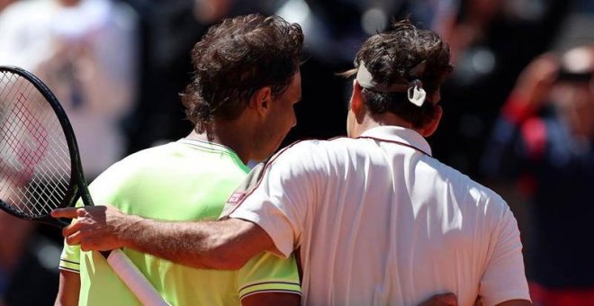 Nadal somete a Federer y jugará su duodécima final en Roland Garros