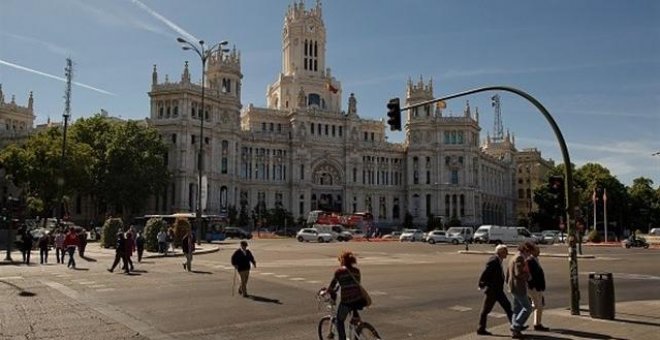 La deuda de la Comunidad de Madrid sube un 5% y la del Ayuntamiento cae un 19%