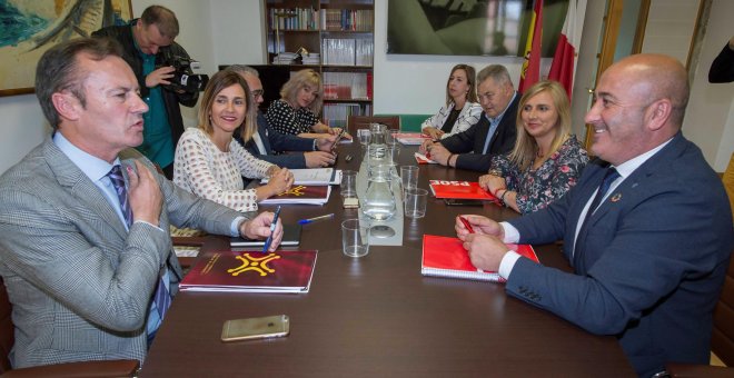 Principio de acuerdo para el Gobierno de Cantabria, con cinco consejerías para PRC y cuatro para PSOE junto a la vicepresidencia
