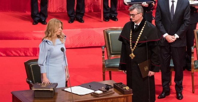 Zuzana Caputová jura el cargo como primera mujer presidenta de Eslovaquia