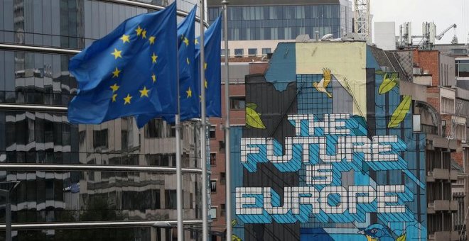 Bruselas respalda el objetivo del Gobierno de coalición para subir el salario mínimo