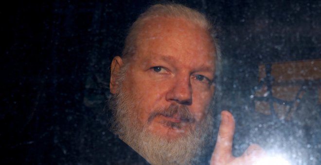 Más de sesenta médicos advierten de que "Assange podría morir en prisión"