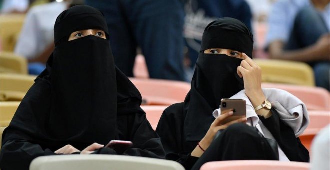Arabia Saudí vuelve a segregar a las mujeres en estadios tres días después de la Supercopa