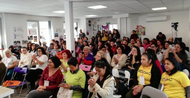 Almeida deja sin ayudas al único centro de trabajadoras del hogar de España