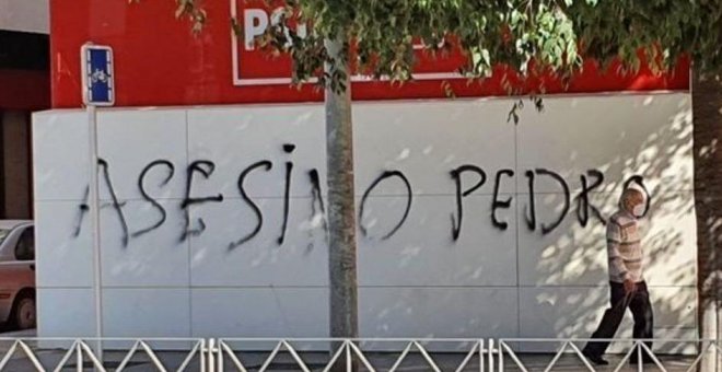 La Fiscalía investiga el mensaje de 'PSOE asesino' en pegatinas con imágenes de mascarillas en València
