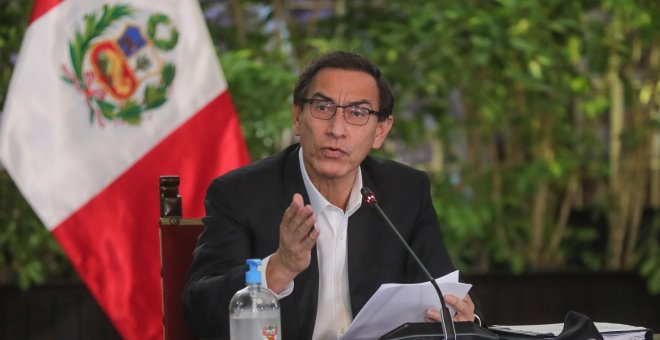 El Congreso de Perú aprueba inhabilitar al expresidente Vizcarra durante diez años por el 'vacunagate'