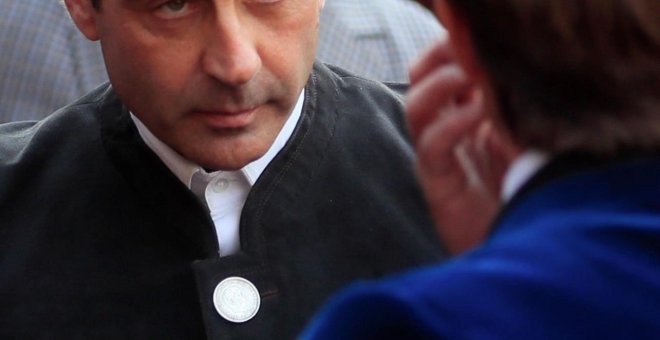 Enrique Ponce toreó el 2 de mayo en Las Ventas con una chaqueta con botones de la cara de Franco