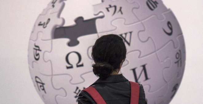 20 años de Wikipedia en español: una historia de ausencias femeninas, sexismo y colonialismo