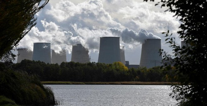 Bruselas propone abandonar el tratado internacional que permite a las eléctricas no actuar ante la crisis climática