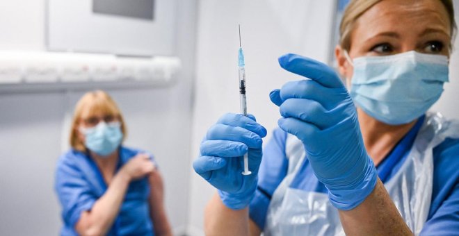El Reino Unido obligará al personal público de salud a vacunarse contra el coronavirus