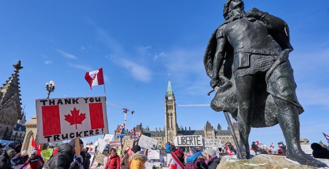 La Policía canadiense detiene a un grupo de manifestantes armados en Ottawa