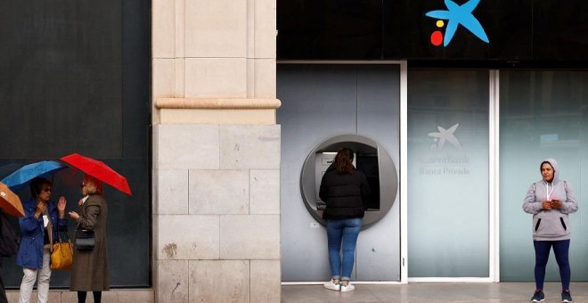 CaixaBank gana 707 millones hasta marzo, un 21,9% más gracias a la mejora de los ingresos