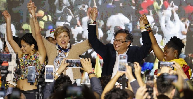 La izquierda en Colombia gana la primera vuelta pero necesitará un millón de votos más si quiere gobernar