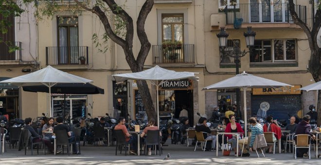 Les botigues de venda d'alcohol i les terrasses de Gràcia tancaran abans