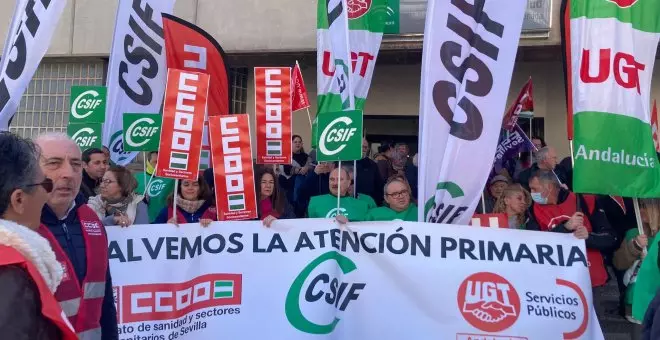 Los sanitarios exigen al Gobierno andaluz que retire la orden que permite privatizar la Atención Primaria