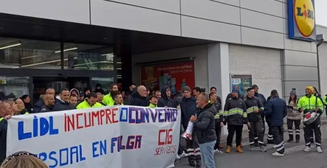 Los trabajadores de Lidl en Narón llevan en huelga 67 días para exigir que se cumpla su convenio