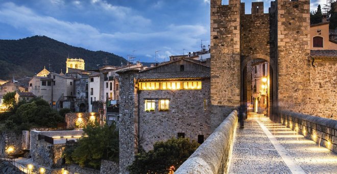 7 bonics pobles de Catalunya per descobrir el passat medieval