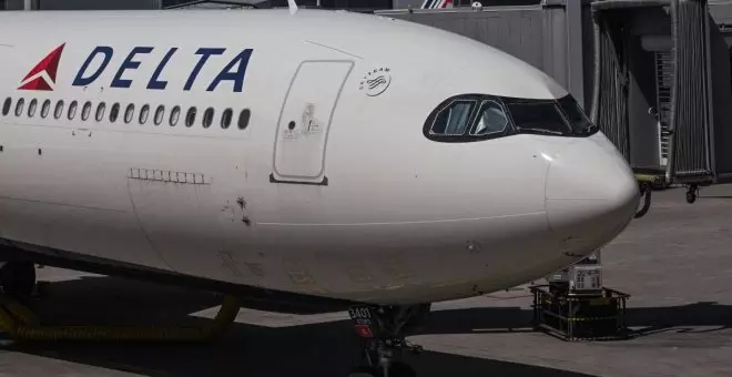 La "diarrea explosiva" de un pasajero obliga a un vuelo Atlanta-Barcelona a dar media vuelta por "riesgo biológico"