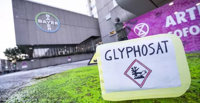 Críticas a la Comisión Europea por su plan para alargar diez años el uso del glifosato, considerado "probable cancerígeno" por la OMS